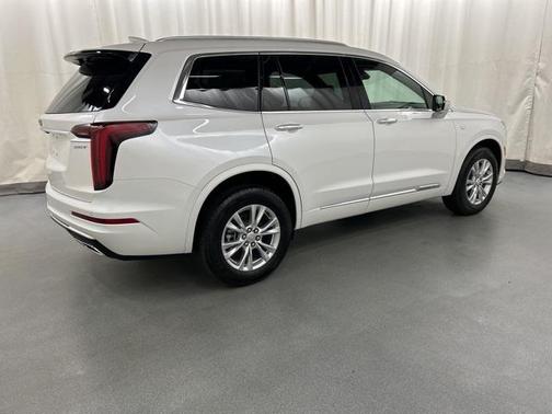 2025 Cadillac XT6 Luxury AWD