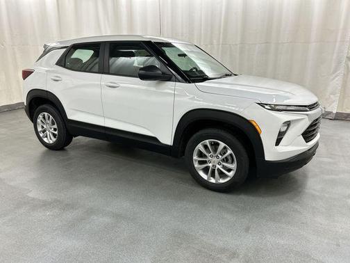 Summit White 2026 Chevrolet Trailblazer LS