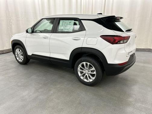 Summit White 2026 Chevrolet Trailblazer LS