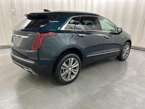 Emerald Lake Metallic 2026 Cadillac XT5 Premium Luxury