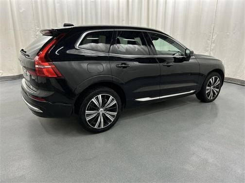 2022 Volvo XC60 B6 Inscription