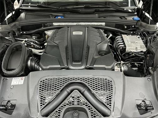 2020 Porsche Macan Turbo