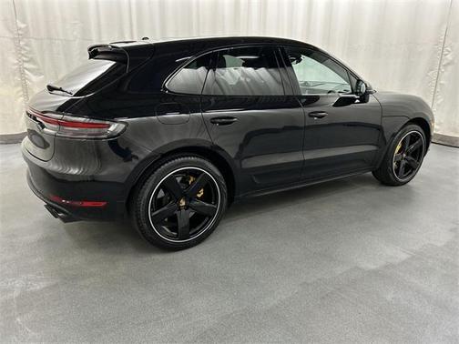 2020 Porsche Macan Turbo