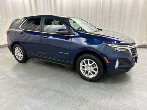 Blue Glow Metallic 2022 Chevrolet Equinox 1LT