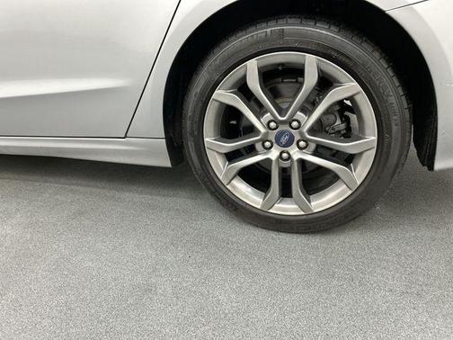 2020 Ford Fusion SEL