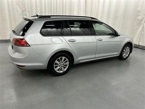 2017 Volkswagen Golf SportWagen TSI S