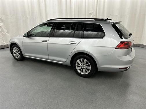 2017 Volkswagen Golf SportWagen TSI S