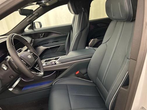 2025 Cadillac LYRIQ Sport