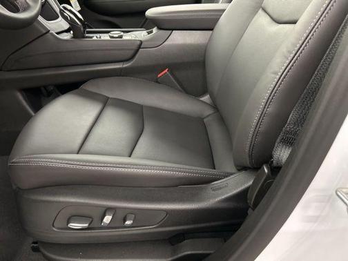 Crystal White Tricoat 2026 Cadillac XT5 Sport