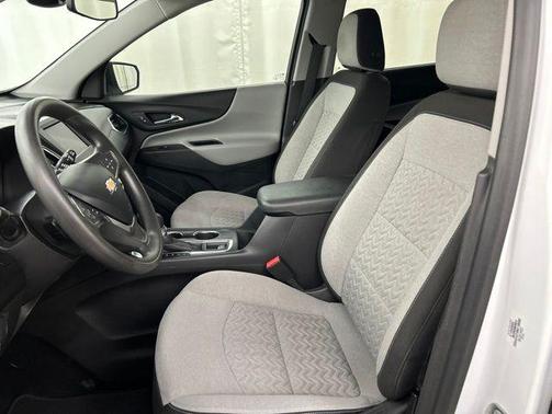 Summit White 2022 Chevrolet Equinox LS