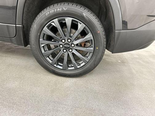 Mosaic Black Metallic 2023 Chevrolet Traverse RS