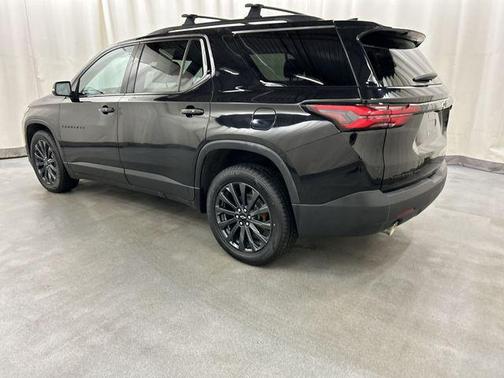 Mosaic Black Metallic 2023 Chevrolet Traverse RS