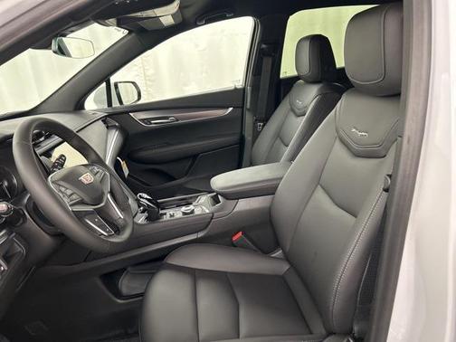 2025 Cadillac XT5 Luxury