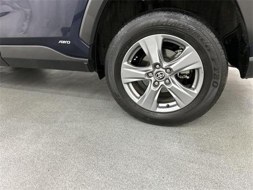 2022 Toyota RAV4 Hybrid XLE