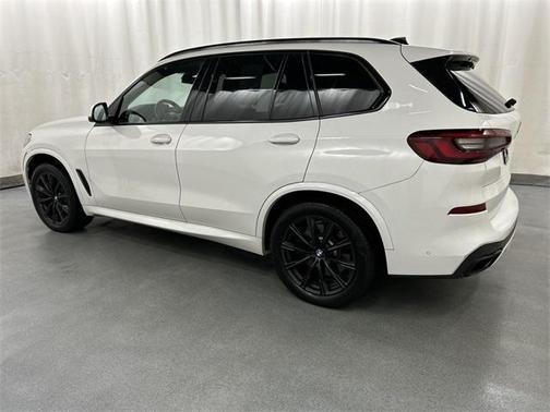 2022 BMW X5 M50i