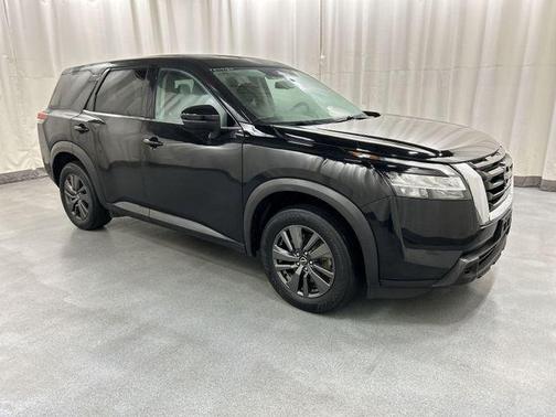 2022 Nissan Pathfinder S 4WD