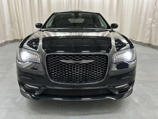 2023 Chrysler 300 Touring
