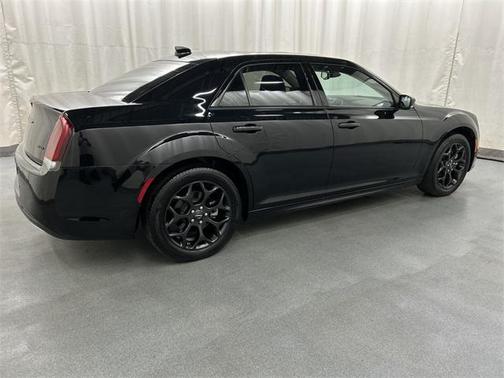 2023 Chrysler 300 Touring