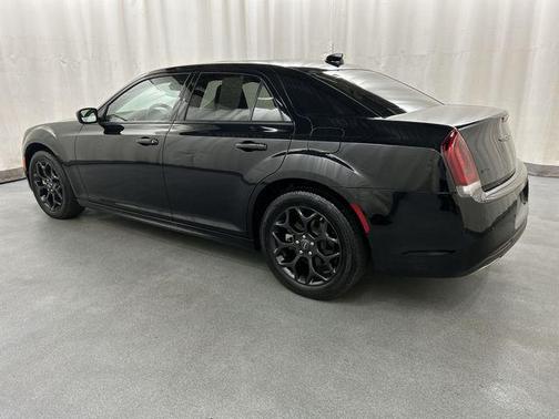 2023 Chrysler 300 Touring