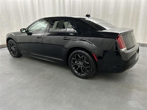 2023 Chrysler 300 Touring