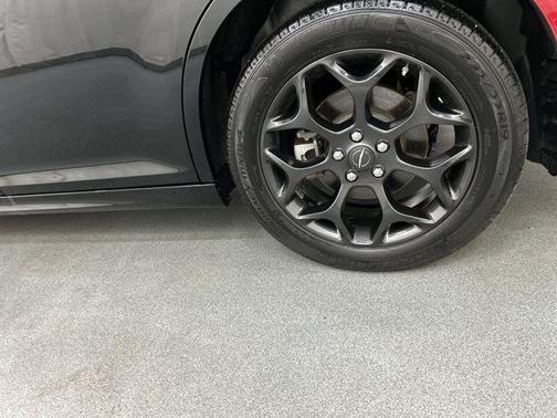 2023 Chrysler 300 Touring