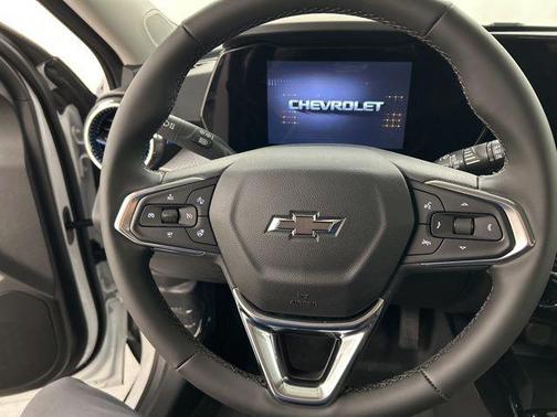 Summit White 2026 Chevrolet Trax LT