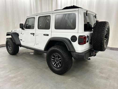 Bright White Clearcoat 2025 Jeep Wrangler Willys
