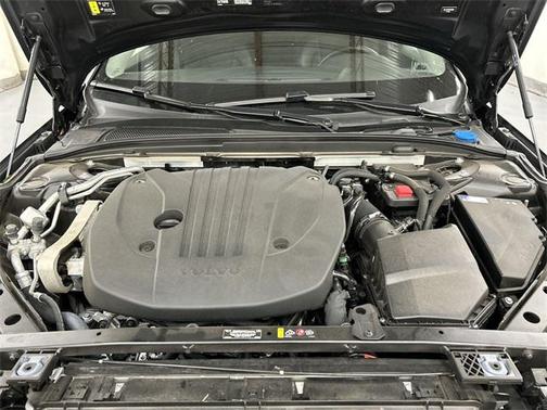 2024 Volvo S60 B5 Core Dark Theme