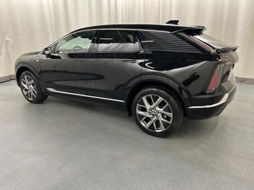 2025 Cadillac OPTIQ Luxury 2 AWD