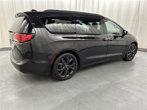 2018 Chrysler Pacifica Touring Plus