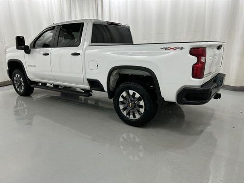 Summit White 2024 Chevrolet Silverado 2500 Custom