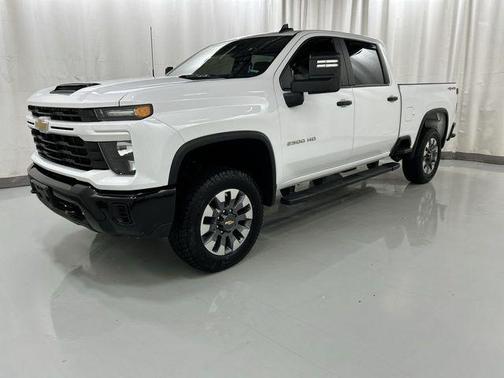 Summit White 2024 Chevrolet Silverado 2500 Custom