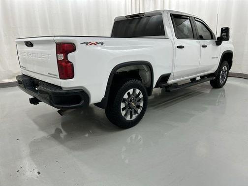 Summit White 2024 Chevrolet Silverado 2500 Custom