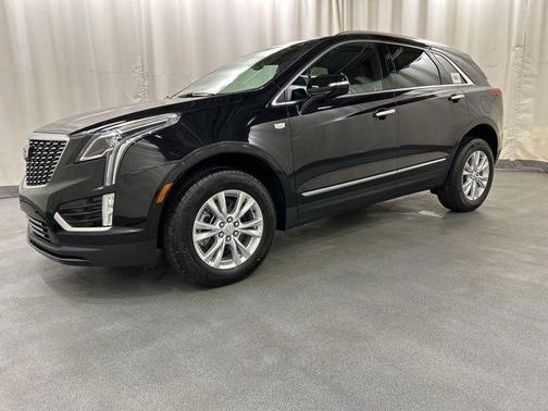 Stellar Black Metallic 2026 Cadillac XT5 Luxury