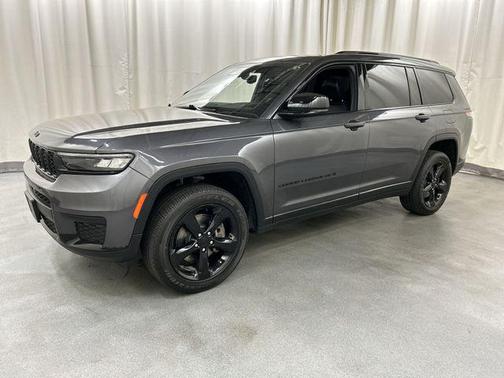 Baltic Gray Metallic Clearcoat 2024 Jeep Grand Cherokee L Altitude