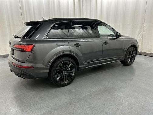 2025 Audi Q7 55 Premium Plus