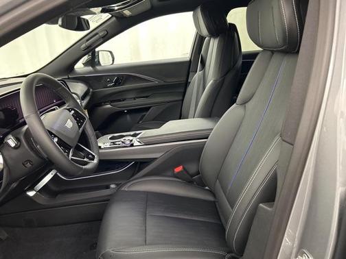 2025 Cadillac LYRIQ Luxury w/1SC