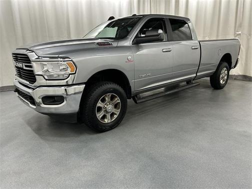 2020 RAM 3500 Big Horn Crew Cab 4x4 8' Box