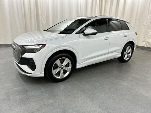 2022 Audi e-tron Premium Plus