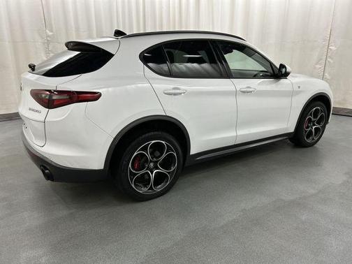 2022 Alfa Romeo Stelvio Ti