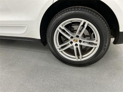 2021 Porsche Macan Base