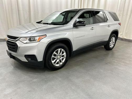 Silver Ice Metallic 2021 Chevrolet Traverse LS