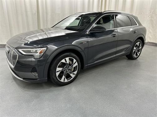 2022 Audi e-tron Premium