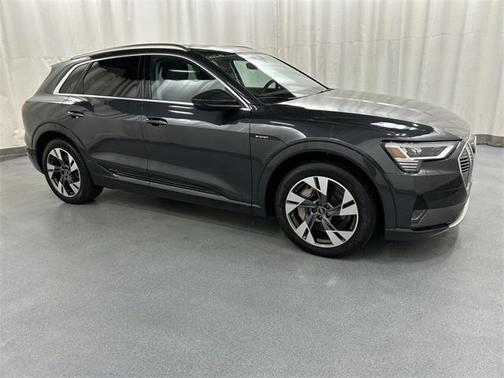 2022 Audi e-tron Premium