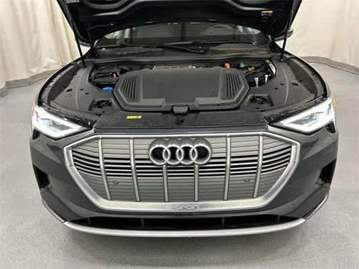 2022 Audi e-tron Premium