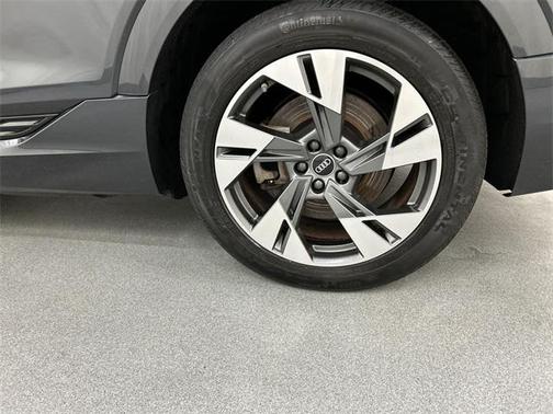 2022 Audi e-tron Premium