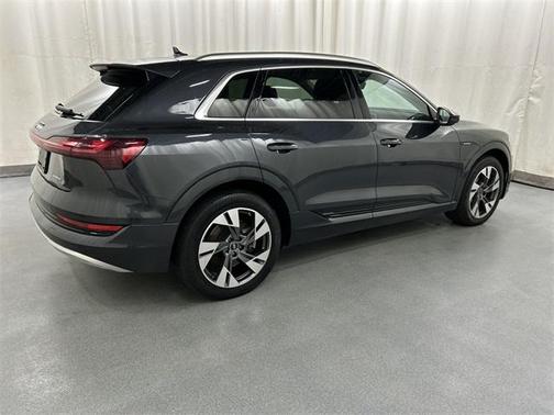2022 Audi e-tron Premium