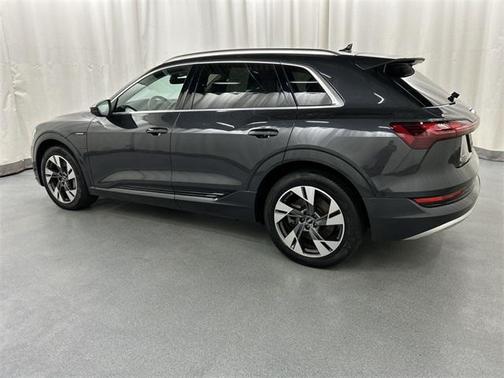 2022 Audi e-tron Premium