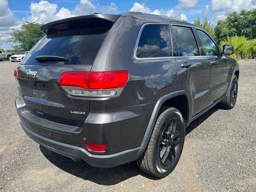 Granite Crystal Metallic Clearcoat 2018 Jeep Grand Cherokee Laredo E