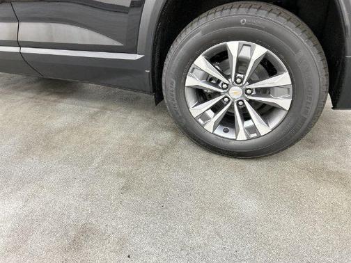 Mosaic Black Metallic 2027 Chevrolet Equinox 1LT